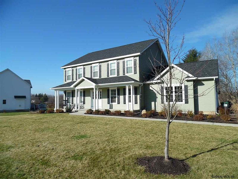 2nd image of 10 SPRING FARM Lane