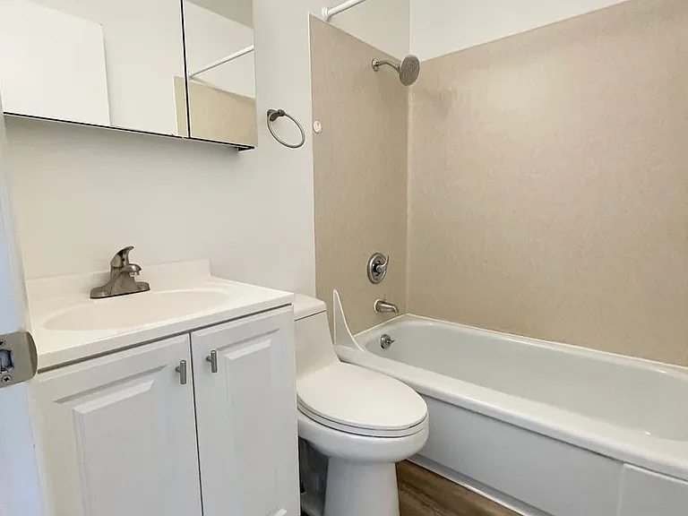 Village Vista Apartments — Photo 48