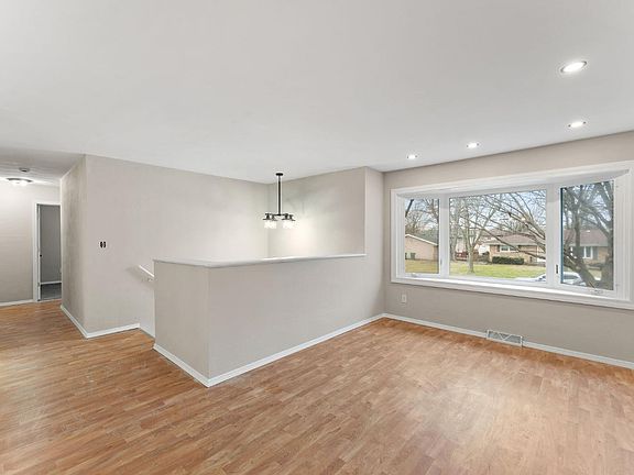 3rd image of 5971 Roosevelt Pl