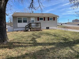 427 SW Lakeview Blvd, Lees Summit, MO 64063