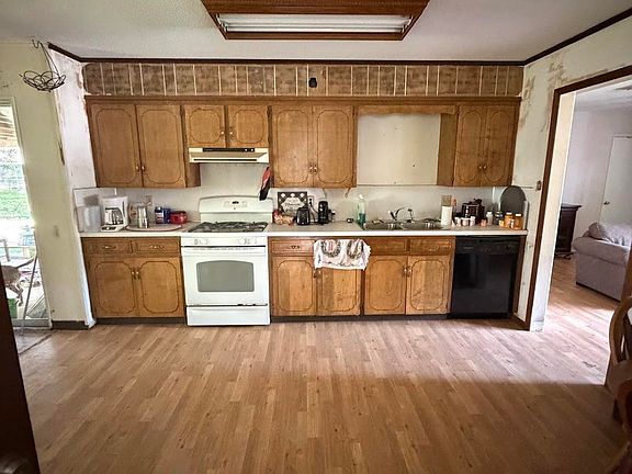 2nd image of 504 Newcomb Dr
