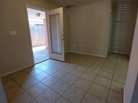 4th image of 518 N Chicago Ave APT A
