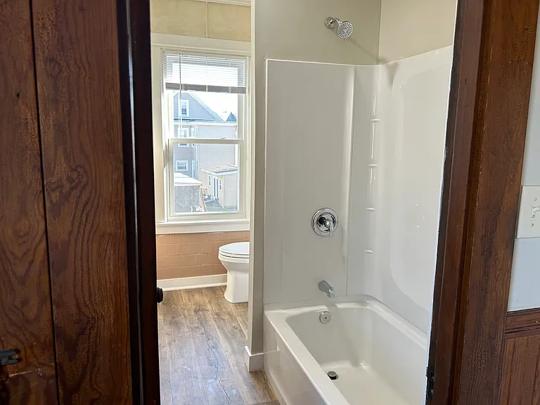 54 Maitland St #2 — Photo 4