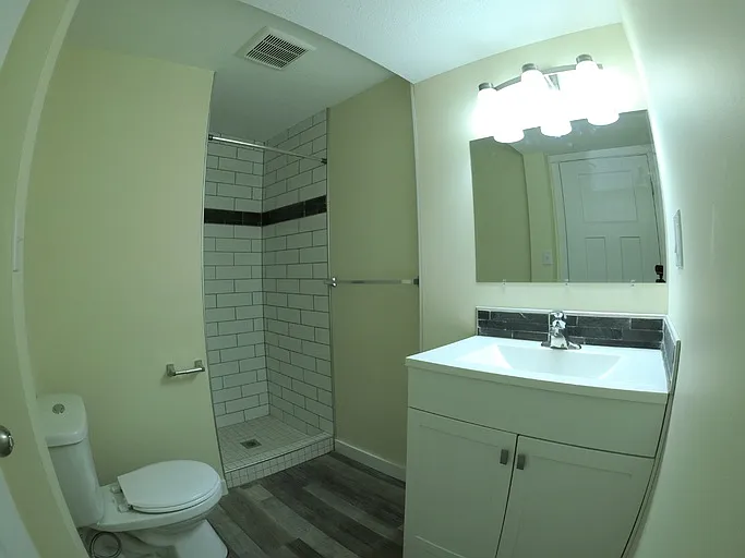 4821 52nd St #18 — Photo 10