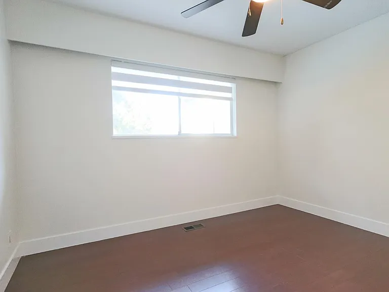 10833 85a Ave — Photo 5
