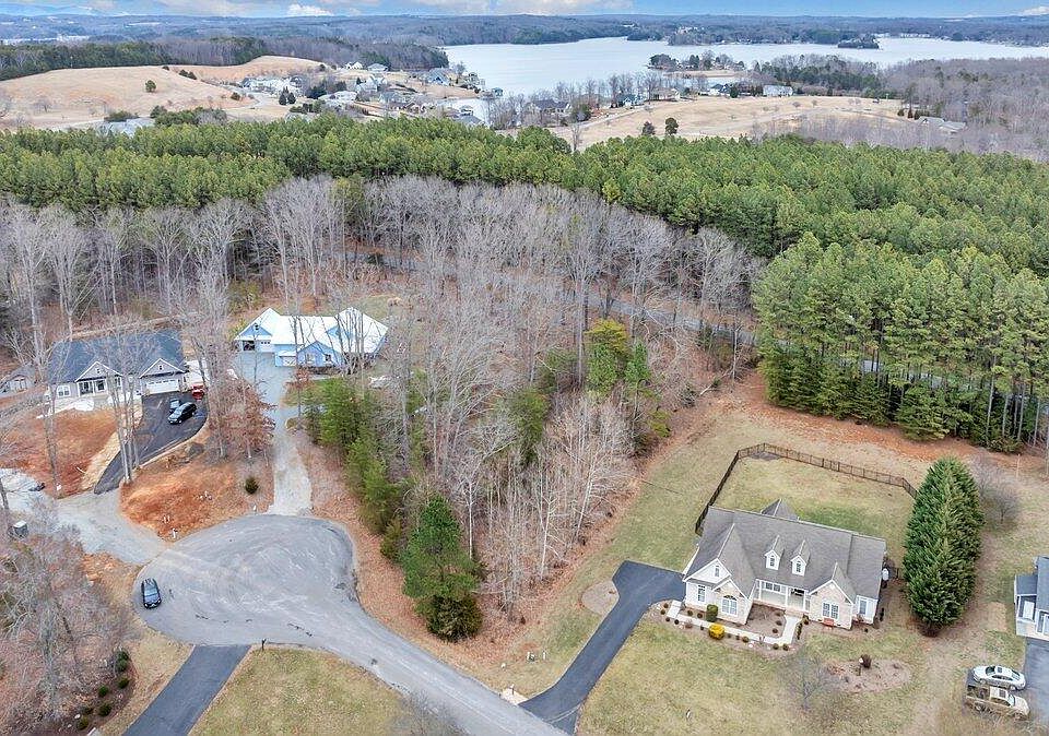 1st image of 21 Sunview Cir