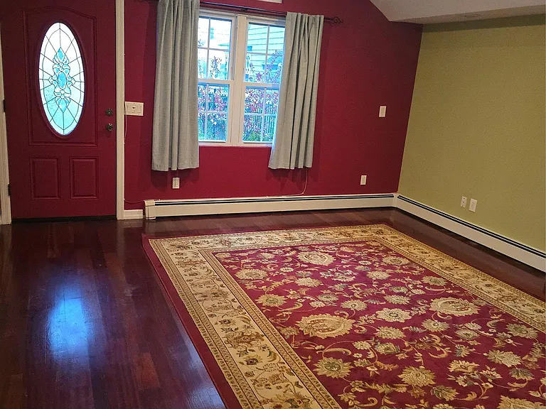 8 Roswell Ave — Photo 2
