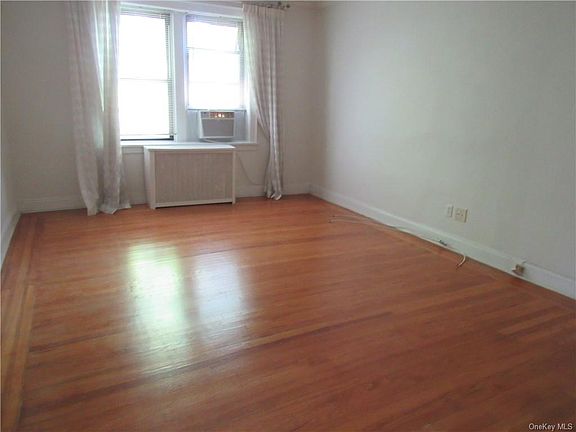 5th image of 30 Windsor Ter APT 1D