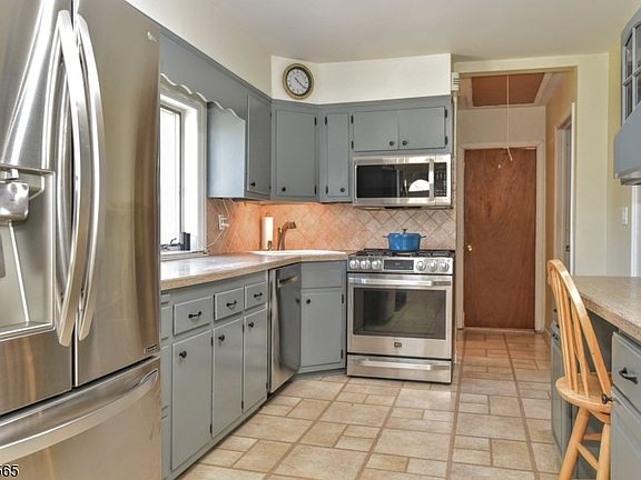 3rd image of 247 Grove St