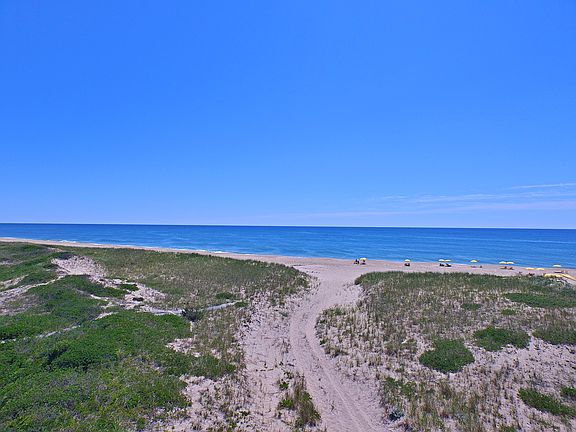 2nd image of 15 Beach Plum Court