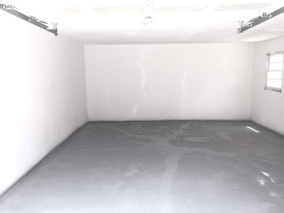 1st image of 2644 Vincent Ave