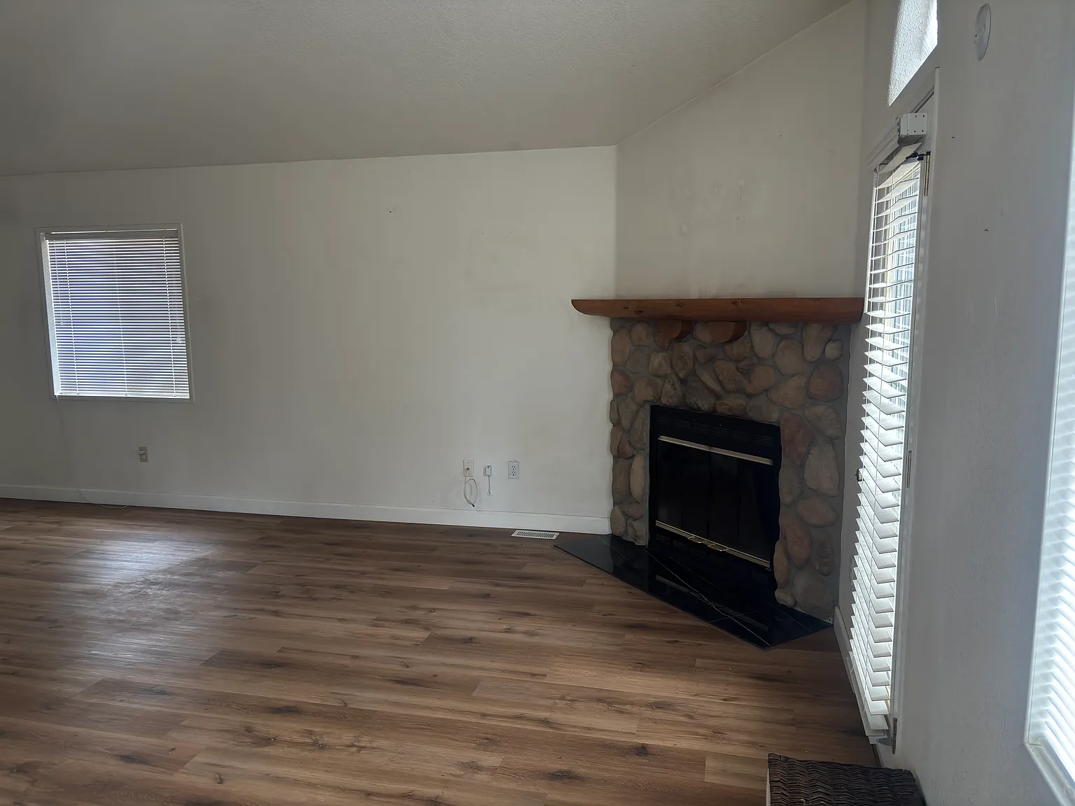 2 bed, 1100 sqft, $1,800 — Photo 3