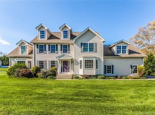 31 Shea Dr, Pawcatuck, CT 06379