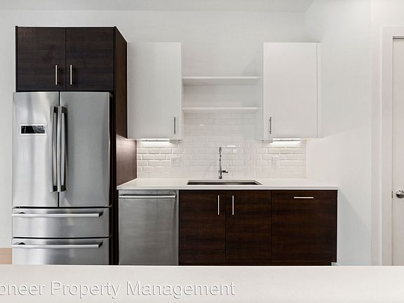 5th image of 2550 Lawrence St #105
