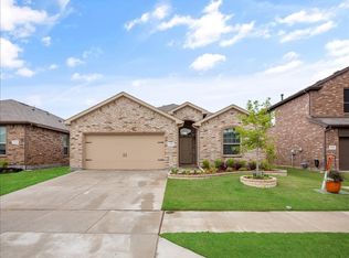 1104 Genola Dr, Fort Worth, TX 76177