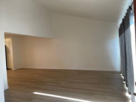 5th image of 649 Beelard Dr