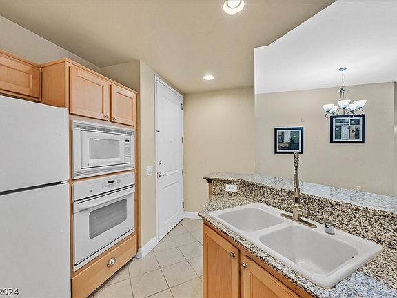5th image of 23 E Agate Ave Unit 204