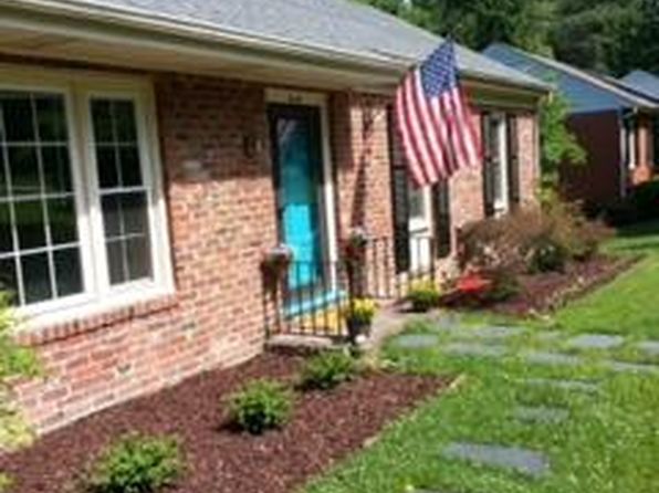 514 Ridgeley Ln