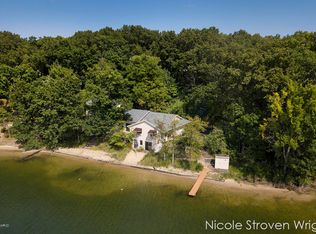 3443 Manderley Rd NE, Grand Rapids, MI 49525