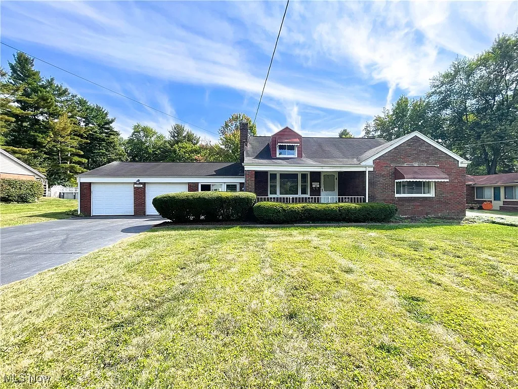 2939 Howell Dr photo 1