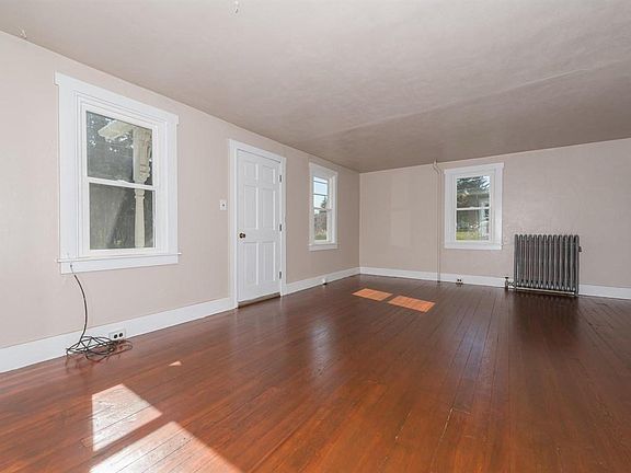 2nd image of 332 Marietta Ave