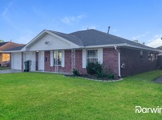 1813 Marlock Ln, Pasadena, TX 77502