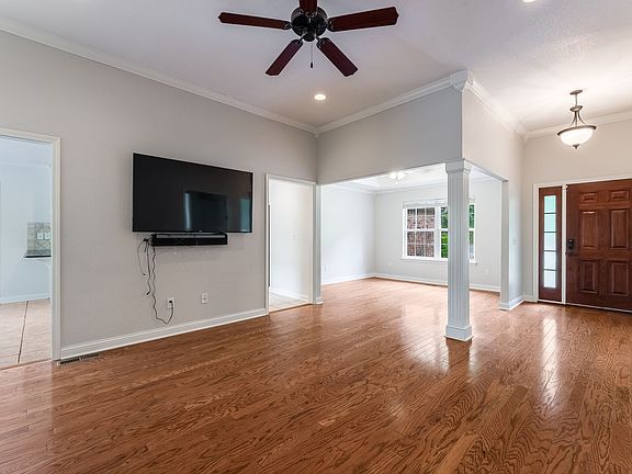 3rd image of 32 Latshaw Dr