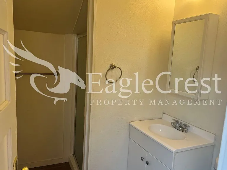 309 E Sumach St — Photo 8
