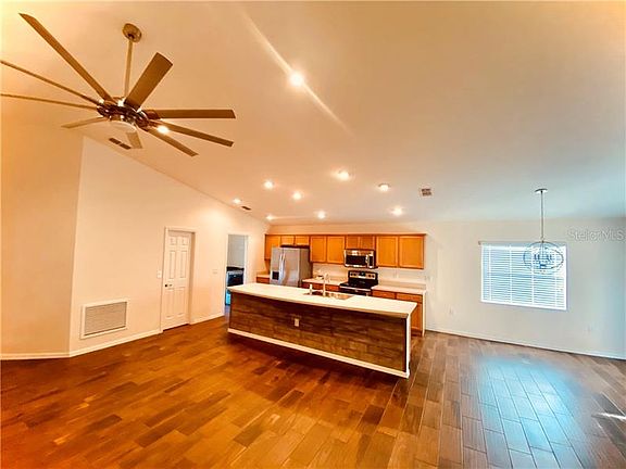 3rd image of 941 Kingfisher Dr