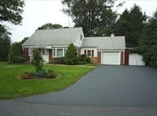 10 Pleasant Dr, Lancaster, PA 17602