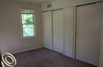 4th image of 22710 Albion Ave