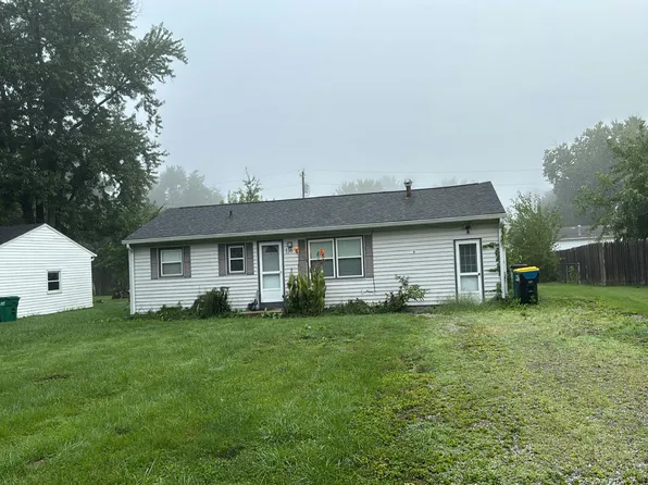 136 Lewis Dr, Mooresville, IN 46158