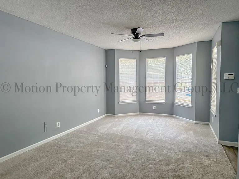 6710 Sunset Hills Blvd — Photo 5