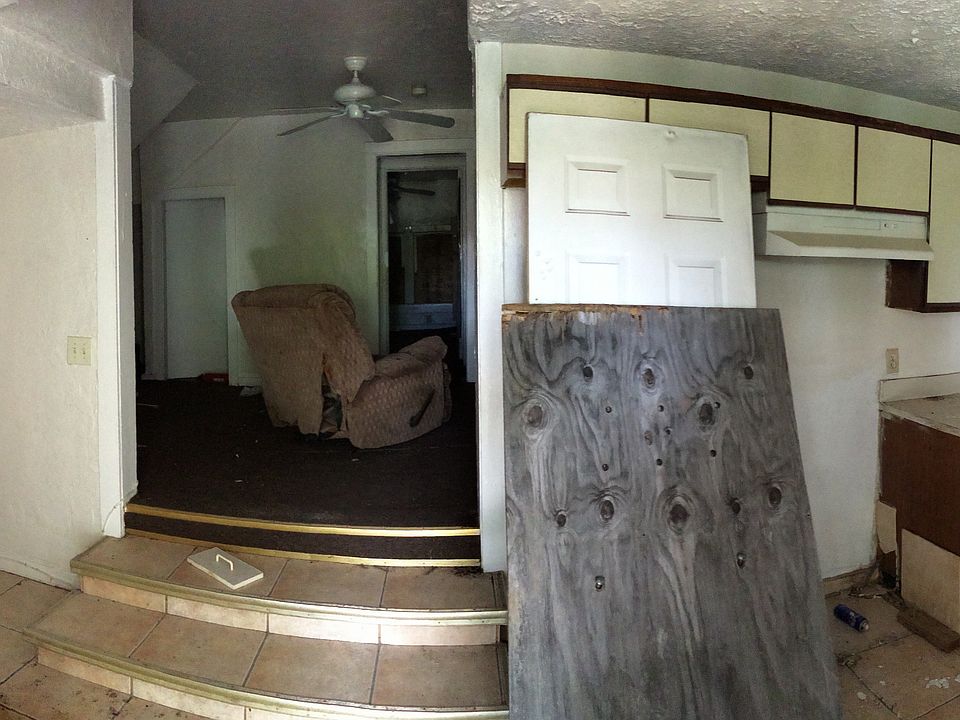 2nd image of 524 N H St