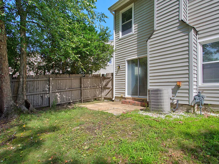 5113 Glenwood Way — Photo 29