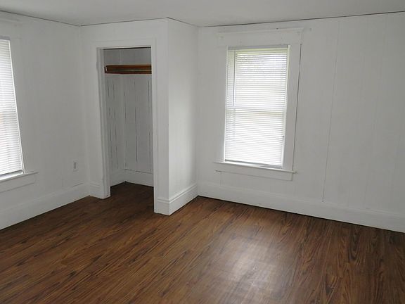 4th image of 485 Parkway Dr