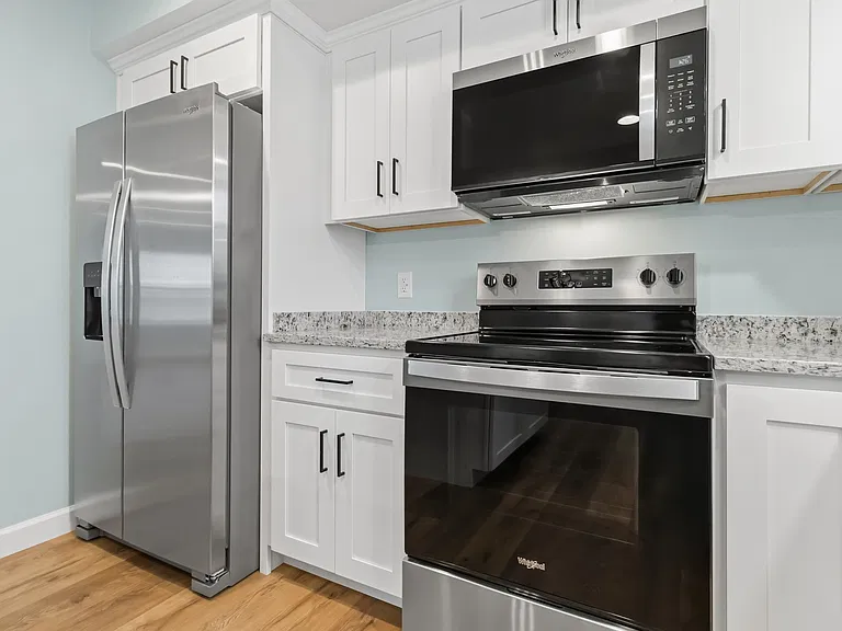 250 Meadow Dr #1 — Photo 16