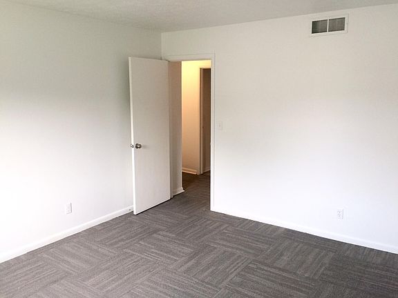 2nd image of 1721 Cromwell Dr