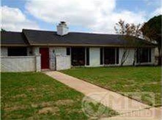 417 Riverwood Dr, Desoto, TX 75115