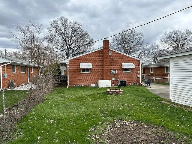 18547 Hillcrest St — Photo 41