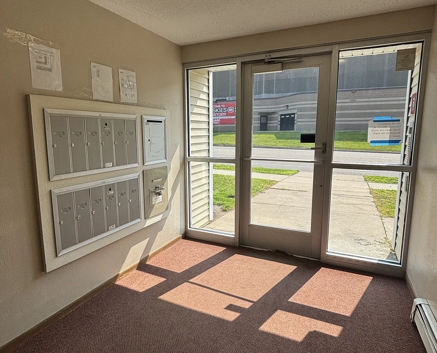 4 bed, $1,360 — Photo 3