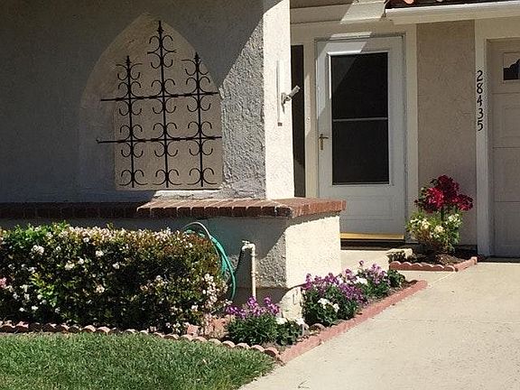 2 Car Garage with storage, Entire house freshly painted