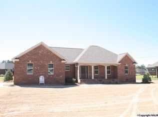 280 Creekside Cir, Gadsden, AL 35901