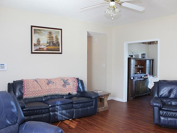 5th image of 3310 Sugarberry Dr