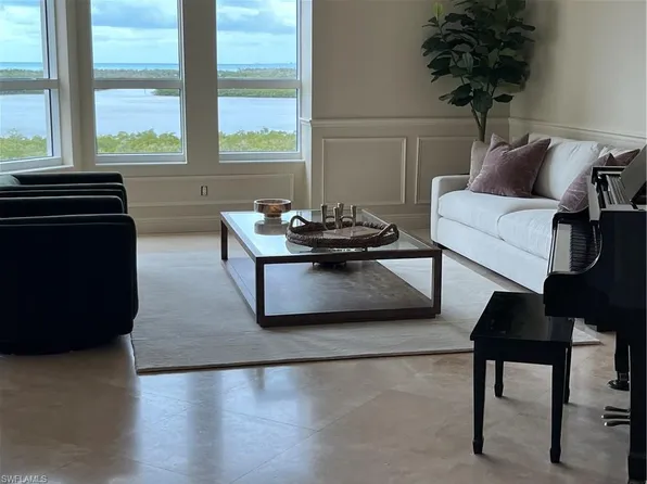 285 Grande WAY #701, NAPLES, FL 34110