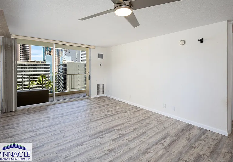 400 Hobron Ln #1215 — Photo 3