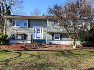 20 Albon Ct, Middletown, NJ 07748