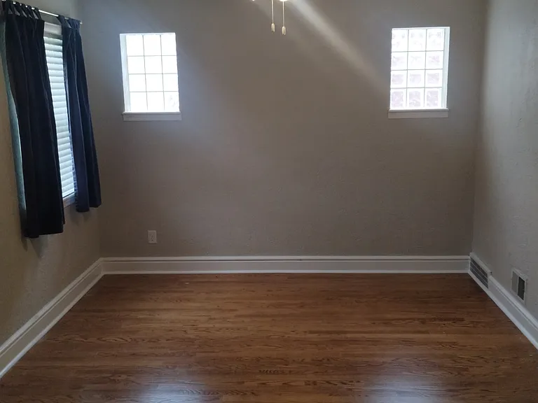6205 Bixby Ave — Photo 2
