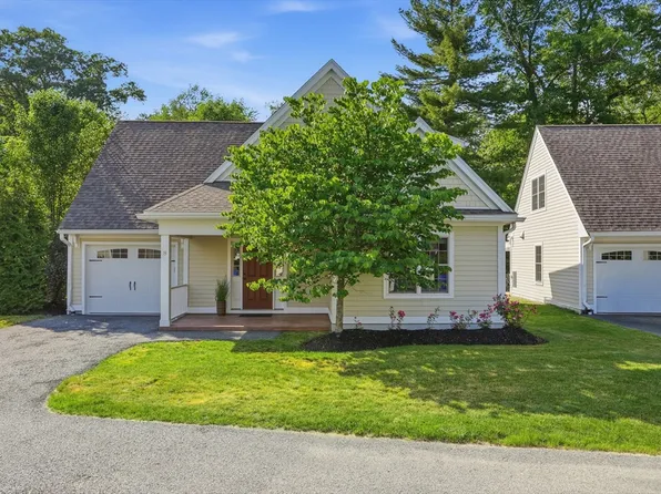 8 Cheevers Path #8, Bedford, MA 01730