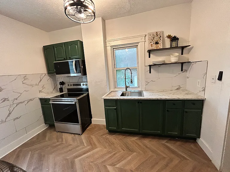 9102 Parkgate Ave — Photo 7